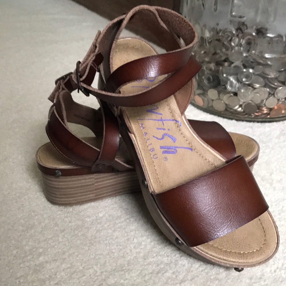 Blow Fish Platform Sandal